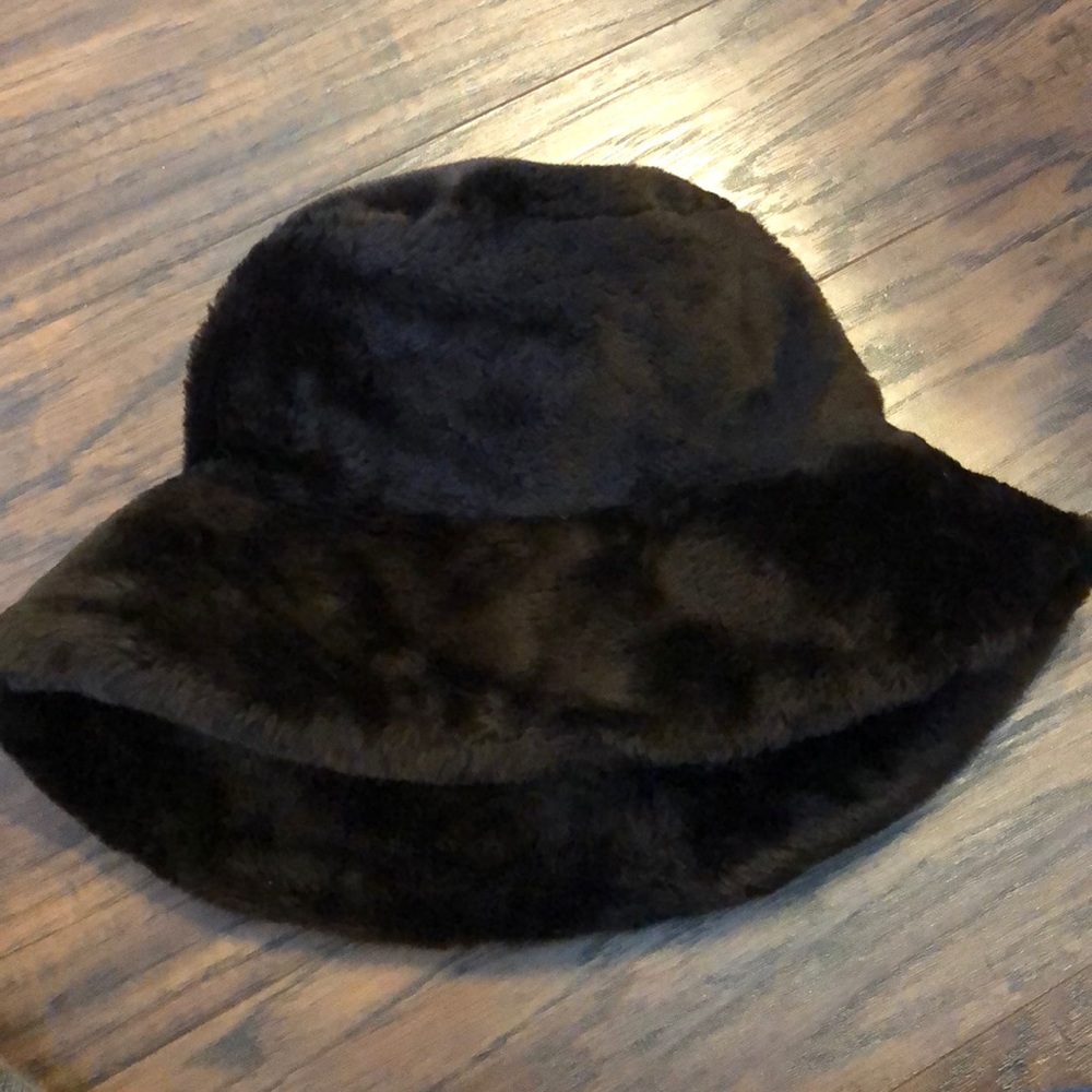 EUC JCrew faux fur hat
